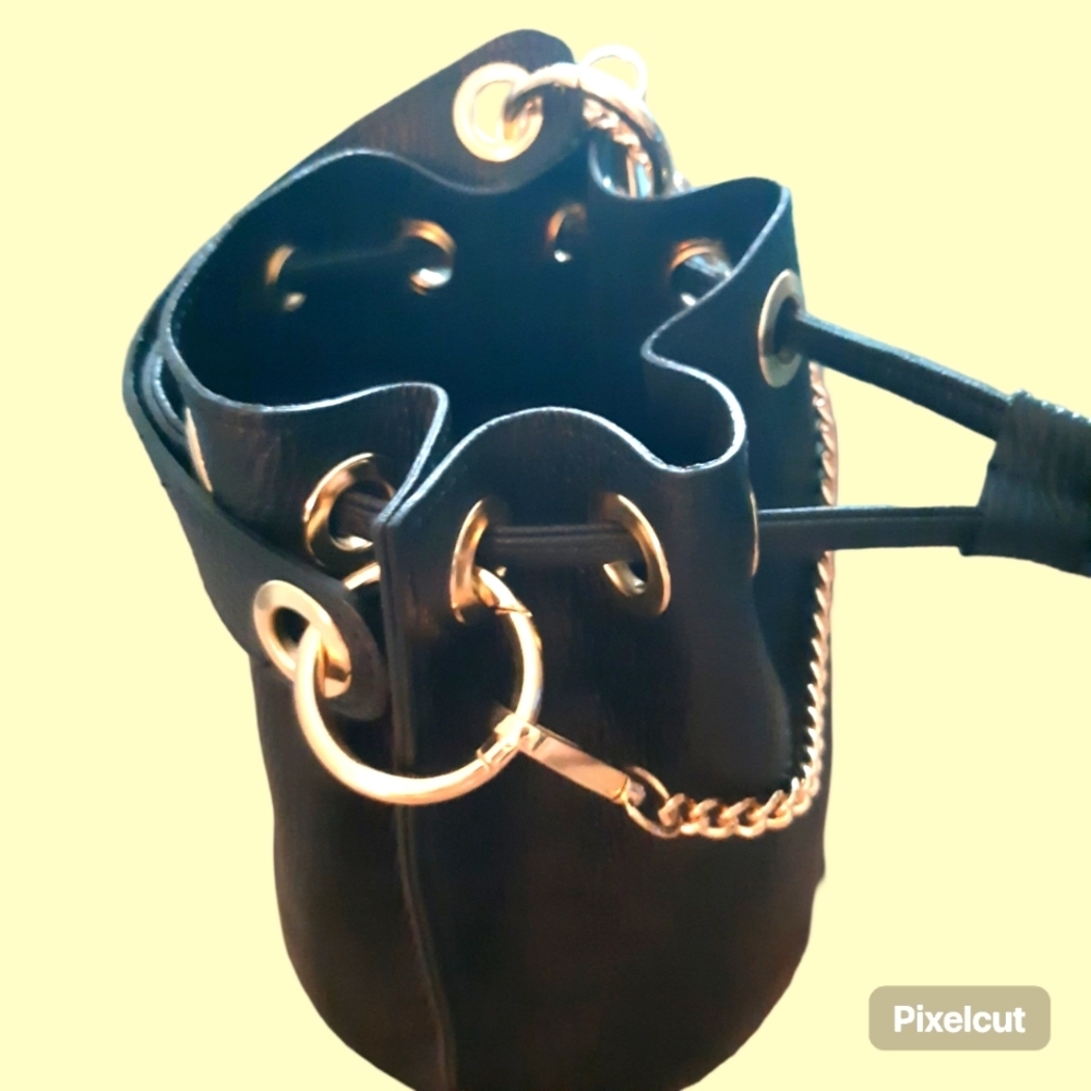 Anna Paola Bucket purse
